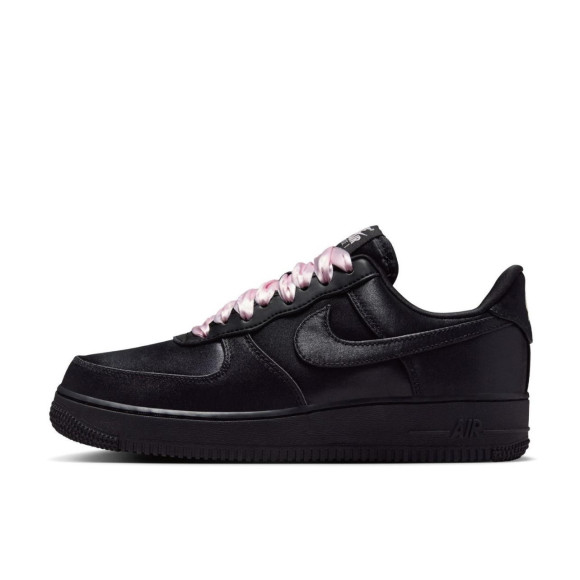 【NIKE　W AIR FORCE 1 '07 LV8】