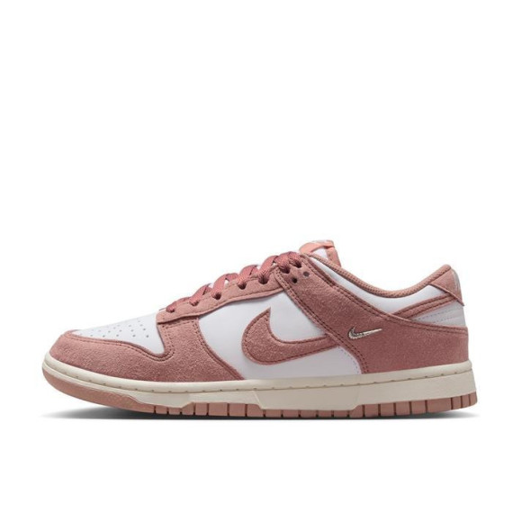 【NIKE　W DUNK LOW】