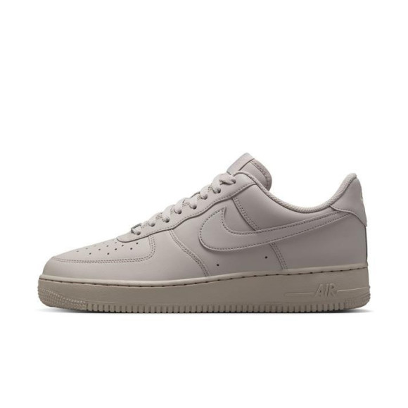 【NIKE AIR FORCE 1 '07】
