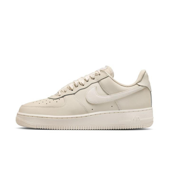 【NIKE　W AIR FORCE 1 RETRO PRM】