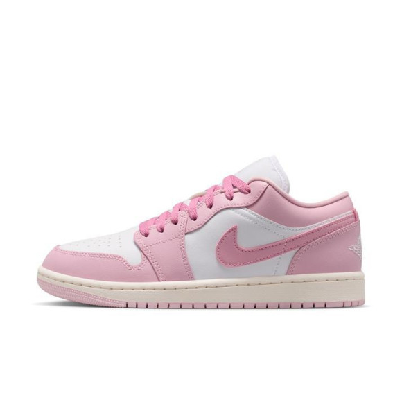 【NIKE　W AIR JORDAN 1 MID】
