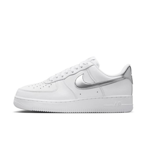 【NIKE　W AIR FORCE 1 '07 SE STREET 2】