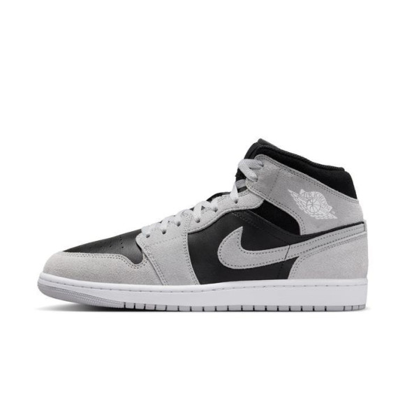 【NIKE　AIR JORDAN 1 MID】