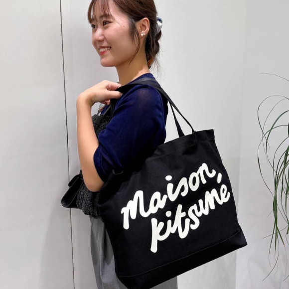 【MAISON KITSUNE】ロゴトートバッグ
