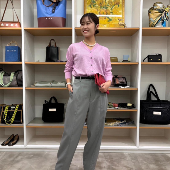 Introduction of beautiful looking tuck pants★