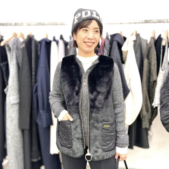 【Barbour】《KARIN FAUX FUR GILET》在25 AW女士系列中亮相的新手