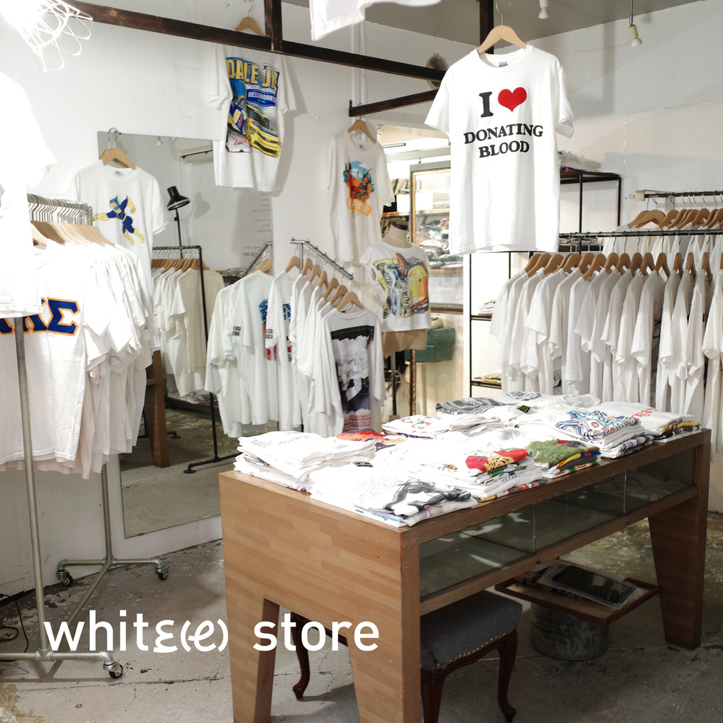 White(e) store