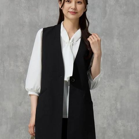 サラッと羽織れるオシャレなジレ