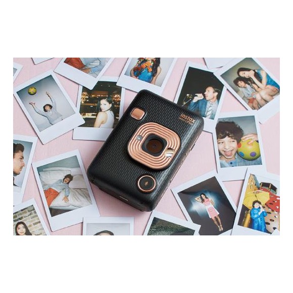 品薄の「instax mini Evo」「mini11 」 チェキ 在庫あります