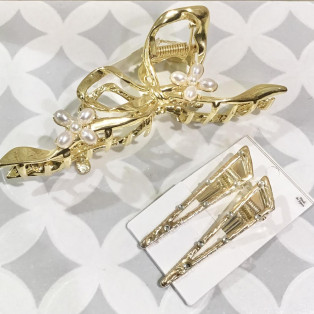 ヘアアクセサリー多数入荷いたしました〜！♡♡