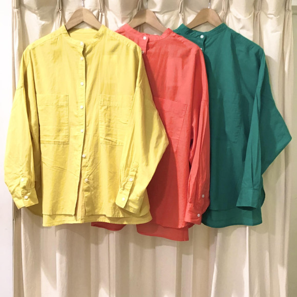 ビタミンカラーが可愛いバンドカラーシャツ☆