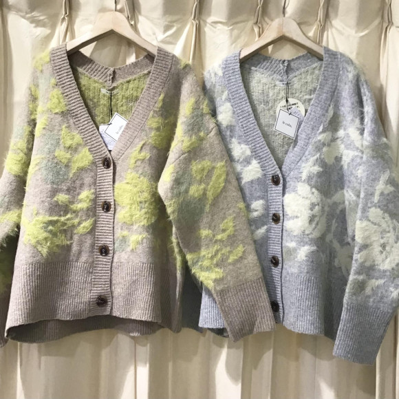 もちもち×フェザーヤーン ニット 花柄ジャガード Vネック カーディガン