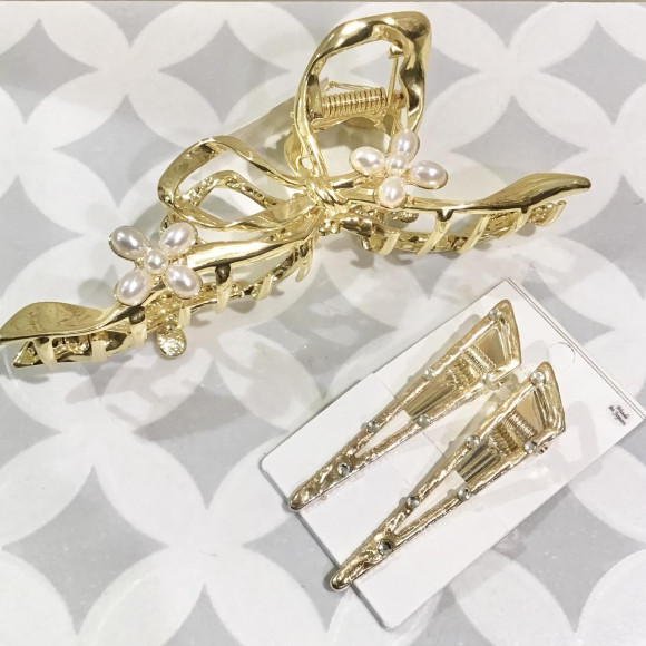 ヘアアクセサリー多数入荷いたしました〜！♡♡