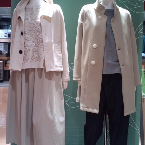 　　　　　〜❦　春服続々と入荷しています　❦〜