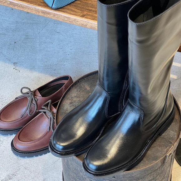 ロングブーツも入荷いたしました