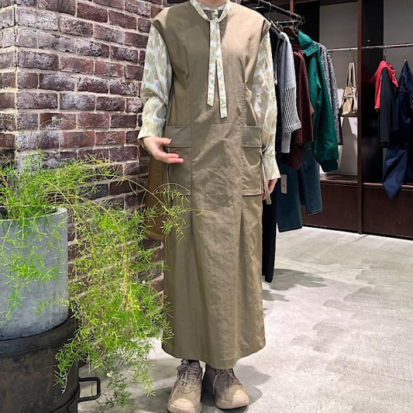 ポリエステルツイル　スキッパーワンピース