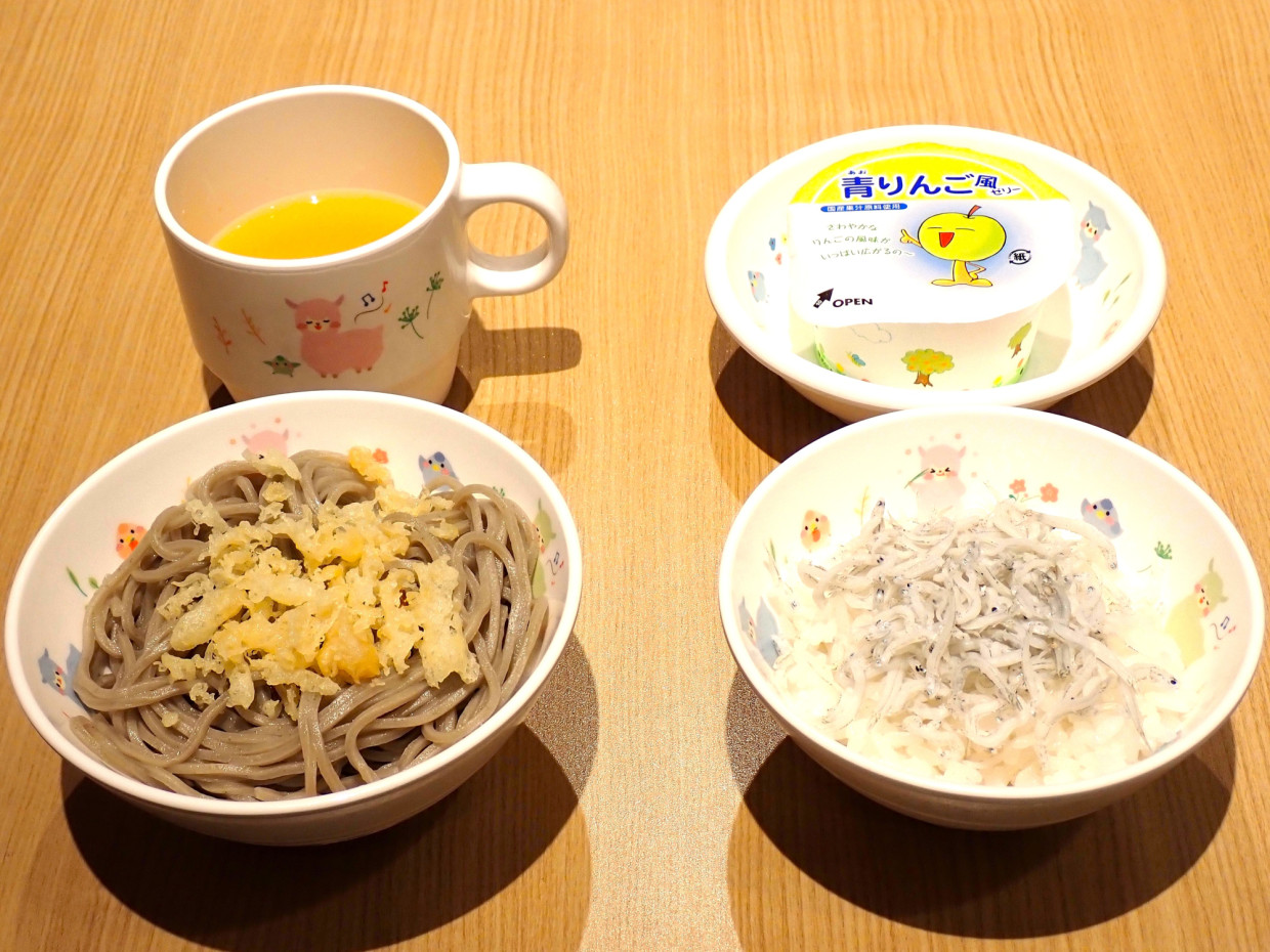 ミニしらす丼とミニそば　680円