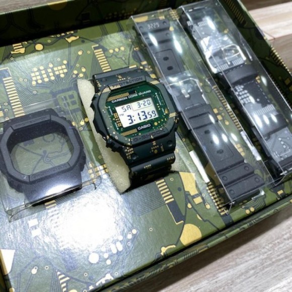 G-SHOCK】 カーボンコアガード DWE-5600CC-3JR 交換バンド付属 メンズ