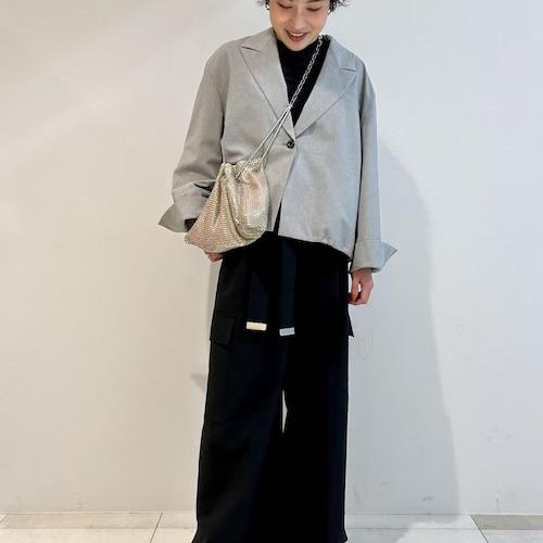 モノトーンですが重く見えないよ...