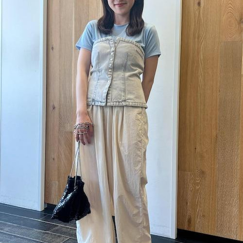 バックのデザインが可愛いデニム...