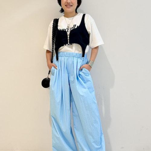 ロゴTにシャカシャカ素材のパン...