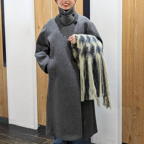 去年大受欢迎的领子也发生了变化。...