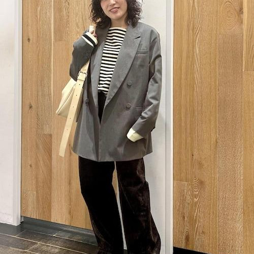 简单的上衣爪...