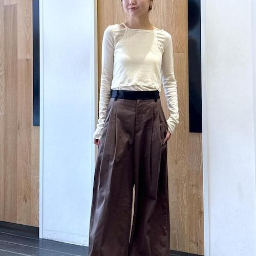 逼真購買的推薦上衣...