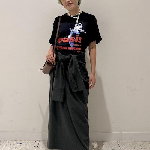 大人気のoasis Tシャツか...