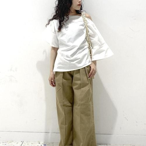 エモエレのアシメスタイルトップ...