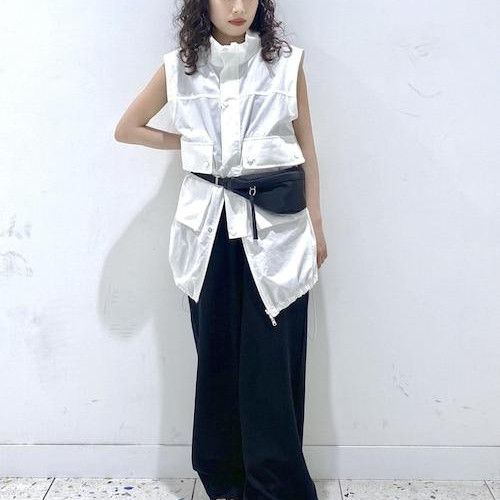 一枚羽織るだけで、コーディネー...
