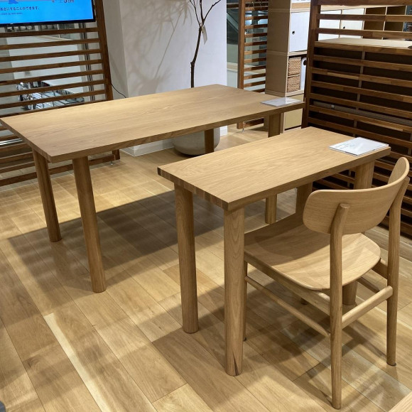 無印 木と脚でできた木製テーブル-