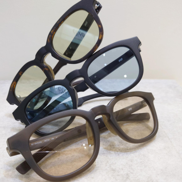 【999.9】調光レンズの最新サングラス“SP-25ZEISS”