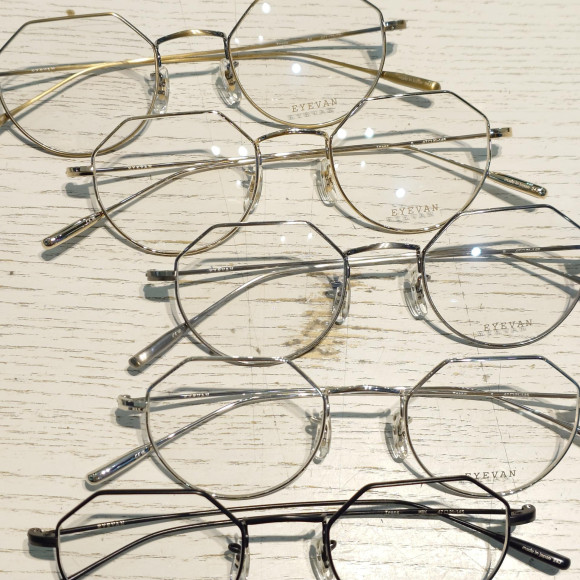 【EYEVAN】 Slim, simple crown pant “TRANS”