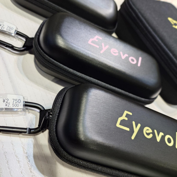 กระเป๋า Eyevol แบบซิป กลับมาอยู่ในสต็อกอีกครั้งแล้ว!
