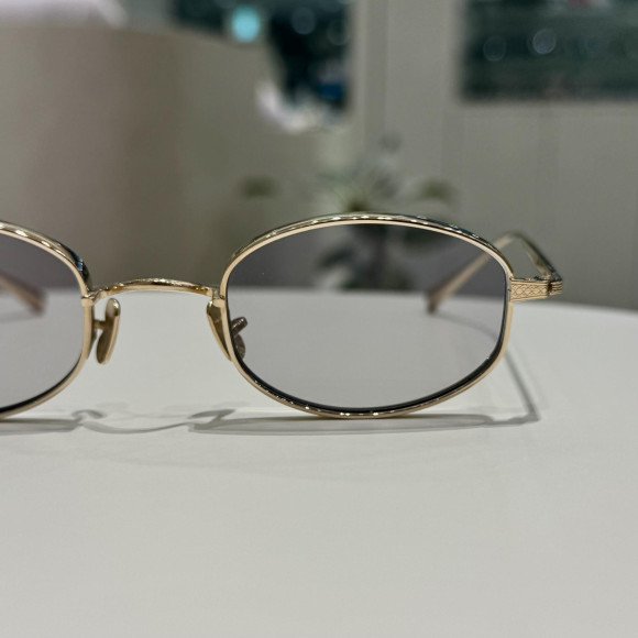 【EYEVAN】トレンドのバレルシェイプ“Thompson”