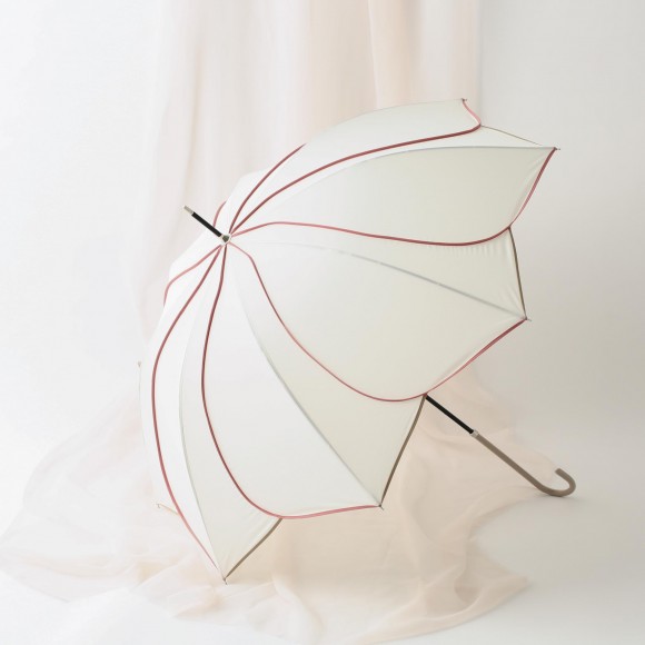 雨の日が待ち遠しくなる、お花が咲いたようなデザインの傘をご紹介♪