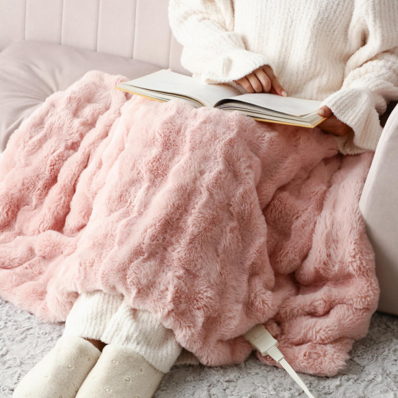 Introducing a warm, warm blanket with a heater that is very useful in winter room time♪