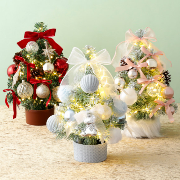 【NEW】デスクトップからクリスマス気分が楽しめる、オーナメント付きのデスクトップツリーが今年も登場♡