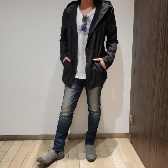 ジャケットのようなパーカーのような？