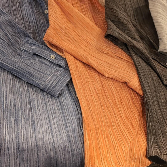 新作アイテム紹介　スタンドカラーシャツ