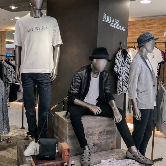 夏仕様に変えました！！