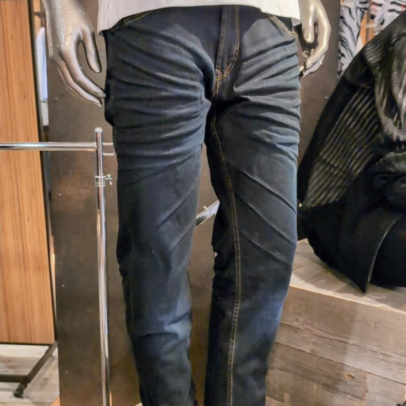 オススメアイテム紹介　8分アラカルトパンツ