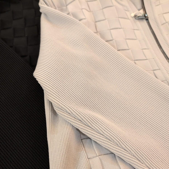 แนะนำสินค้าใหม่: เสื้อเบลาส์ถัก