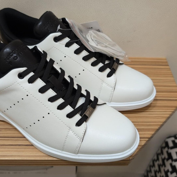 新作アイテム紹介　スニーカー