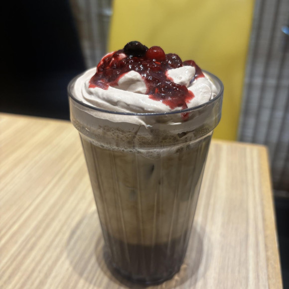 ほうじ茶ショコラベリーラテ（HOT/ICED）