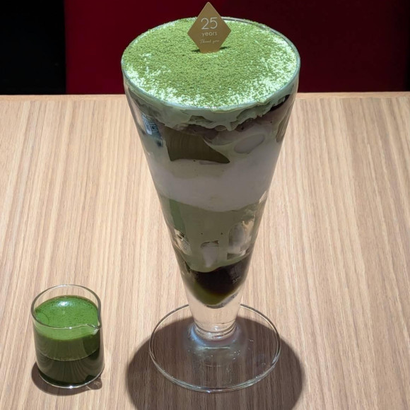 nanas green tea 25周年記念期間限定パフェ