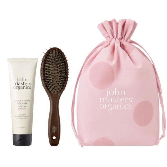 A limited kit is available in a special season with spring scent, sweet and soft cherry blossoms!