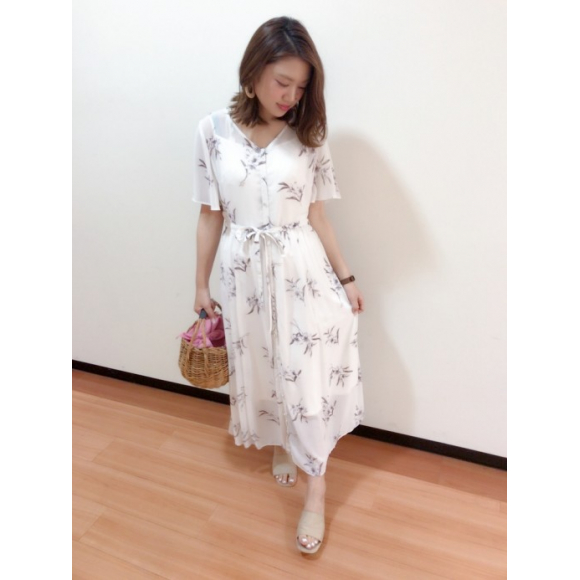 Noela オリジナルラフィネリリー柄ワンピ オリジナルラフィネリリー柄  