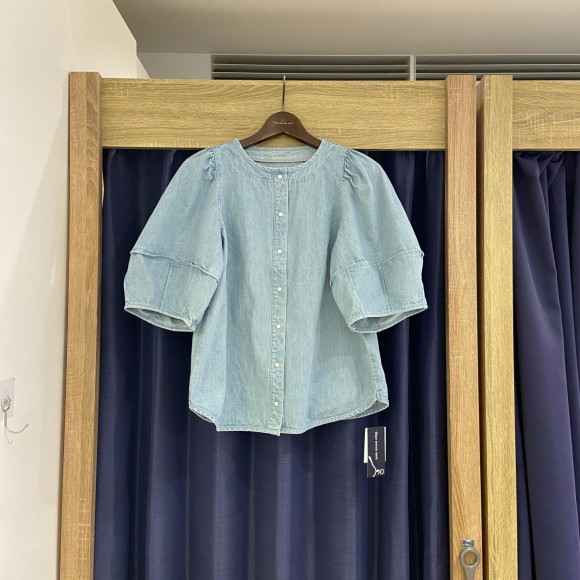 [岡山牛仔褲]LANTERN SLEEVES BLOUSE